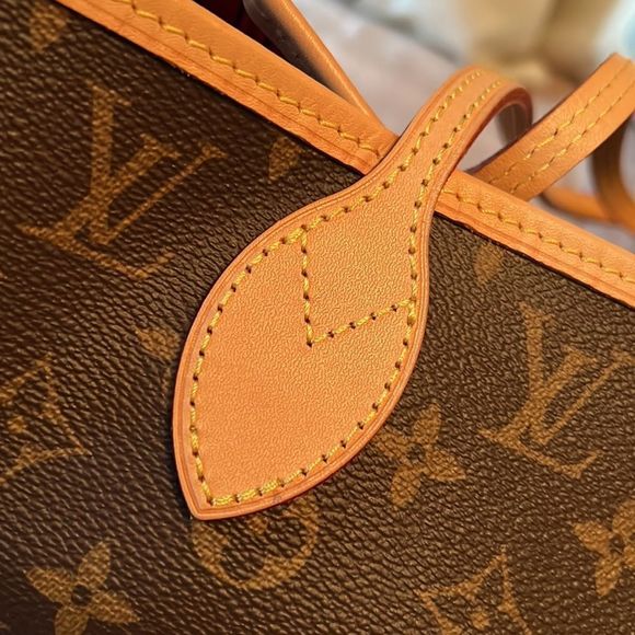 SOLD Louis Vuitton Monogram Neverfull MM Handbag - Picture 8 of 15